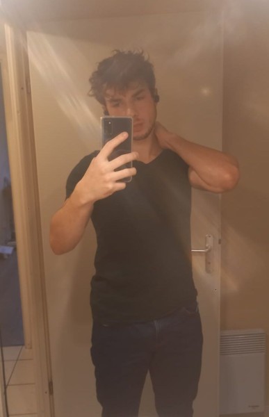 photo de profil John à Reims